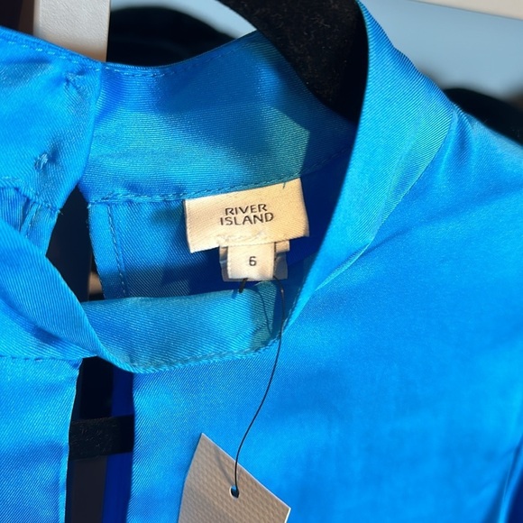 River Island turquoise draped shoulder long sleeve blouse size 6/US 2 NWT - Picture 2 of 3